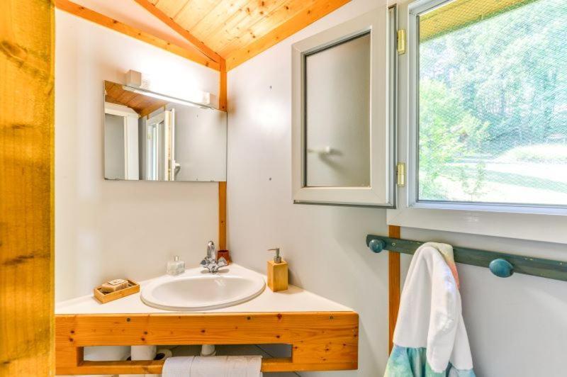 Camping La Serre Aigues-Vives  Exterior foto